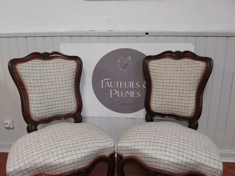 Chaises de type chauffeuses Louis XV