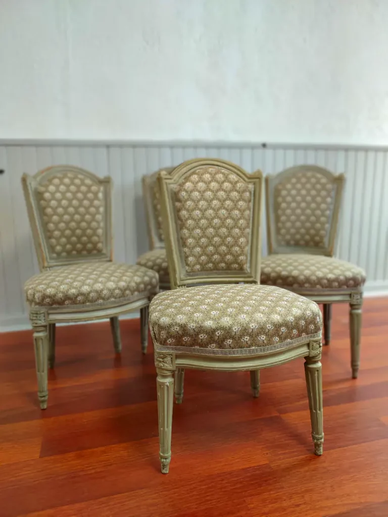 Chaises style Louis XVI