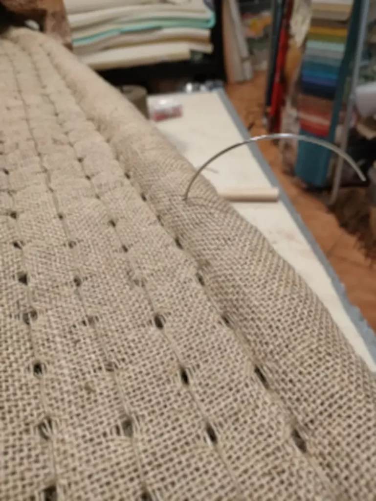 Piquage d'une méridienne crapaud réalisé par Fauteuils et Plumes